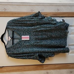 Bat wing green flower blouse